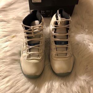 Jordan 11 legend blues